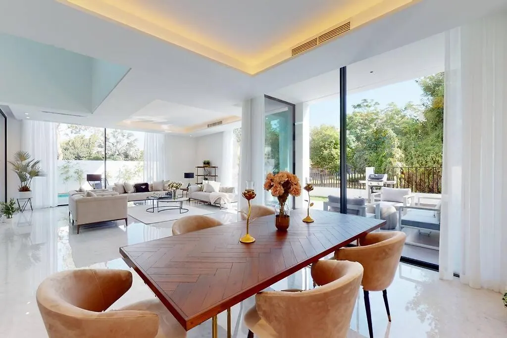 Luxurious 5 Bed Villa - Al Barari Dubai