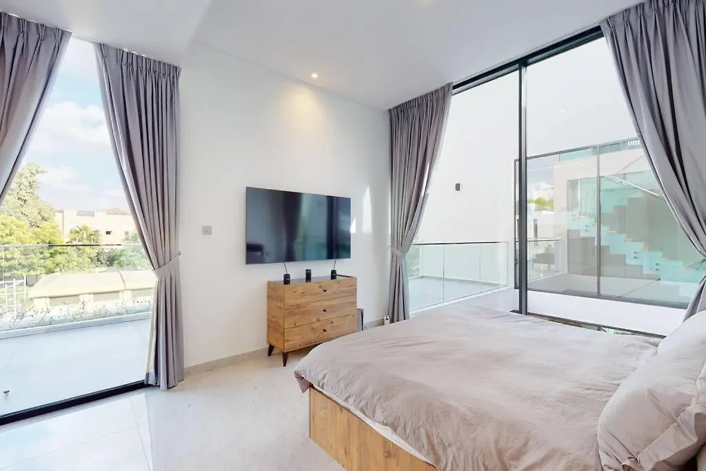 Luxurious 5 Bed Villa - Al Barari Dubai