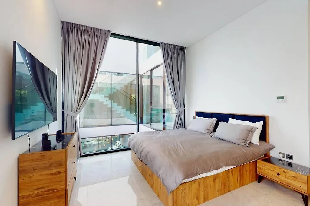 Luxurious 5 Bed Villa - Al Barari Dubai 0*,  United Arab Emirates