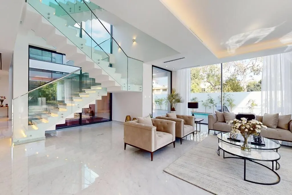 Luxurious 5 Bed Villa - Al Barari Dubai 0*,