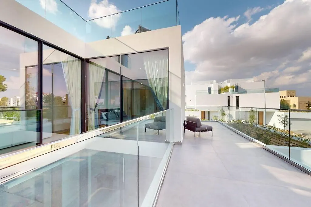 Luxurious 5 Bed Villa - Al Barari Dubai
