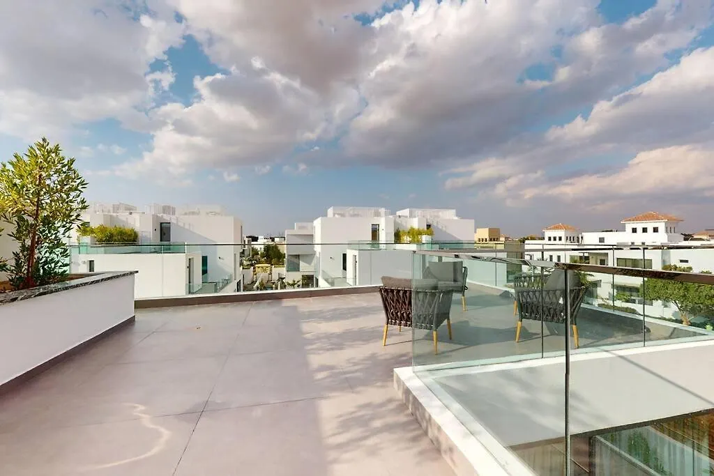Luxurious 5 Bed Villa - Al Barari Ντουμπάι