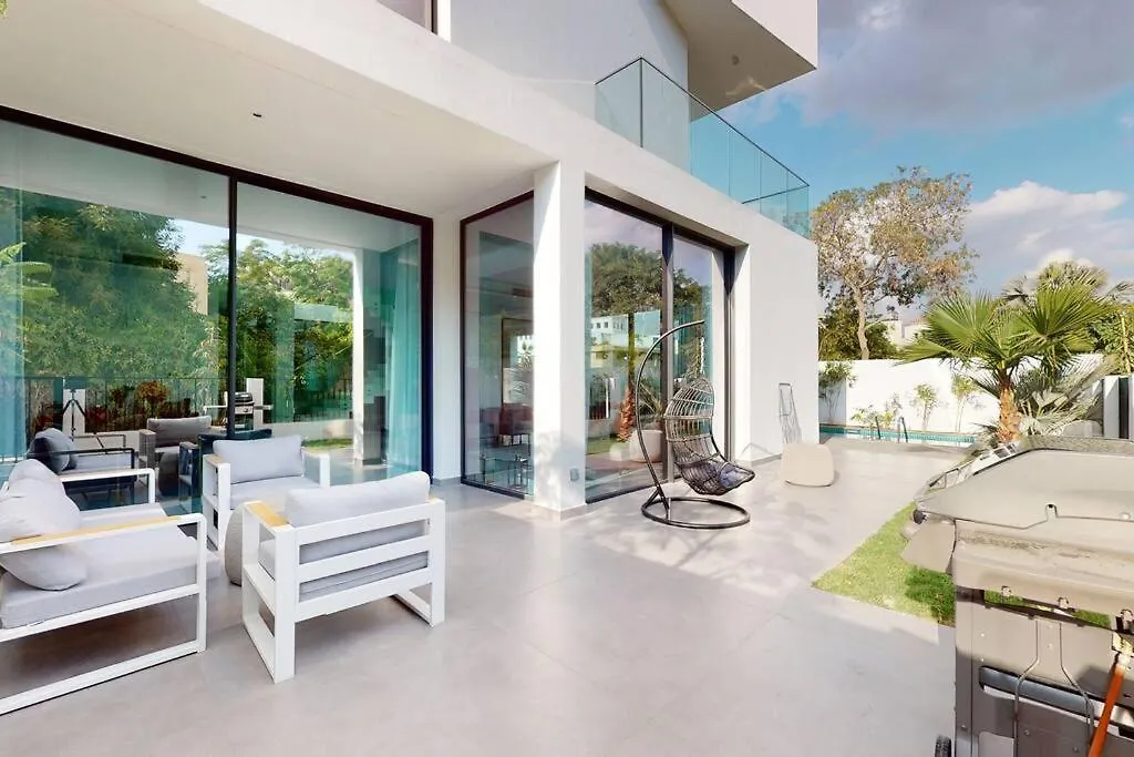 Luxurious 5 Bed Villa - Al Barari Ντουμπάι